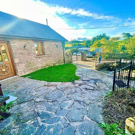 Stone Built Barn In A Beautiful Rural Setting Villa Llangwm-Isaf Bagian luar foto