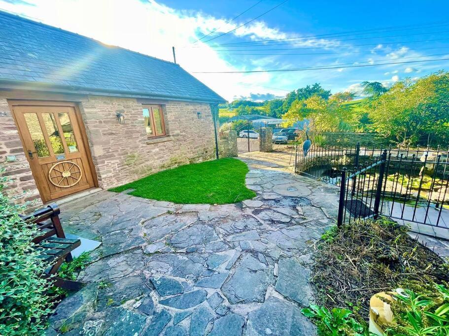 Stone Built Barn In A Beautiful Rural Setting Villa Llangwm-Isaf Bagian luar foto