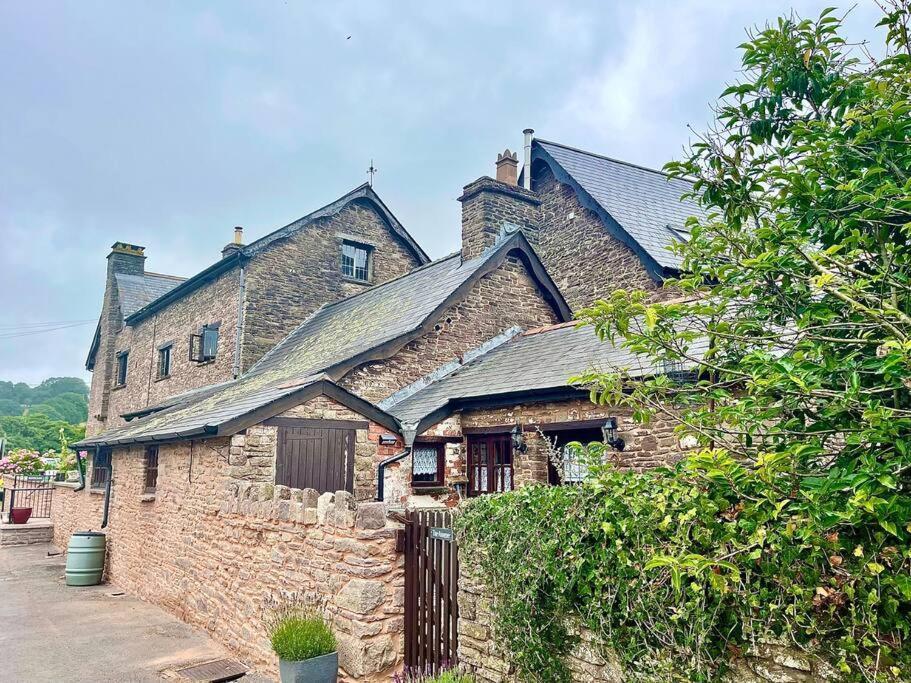 Stone Built Barn In A Beautiful Rural Setting Villa Llangwm-Isaf Bagian luar foto