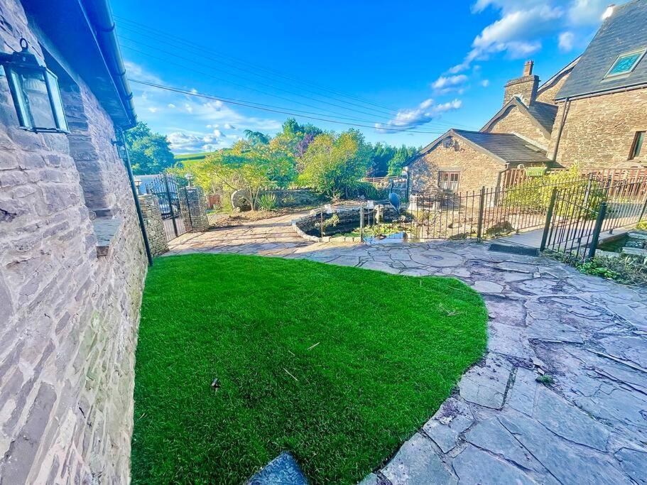 Stone Built Barn In A Beautiful Rural Setting Villa Llangwm-Isaf Bagian luar foto